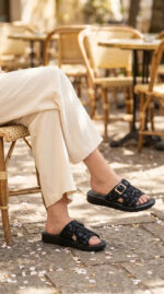 Black Casual Softy For Ladies CL5655 - View 1