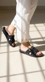 Black Casual Softy For Ladies CL5655 - View 3