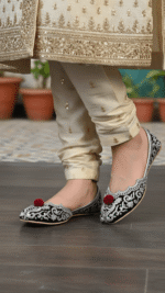 Silver Ethnic Khussa For Ladies EC8622 - View 2