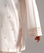 Off White Slub Lawn Straight Shirt Suit - View 4