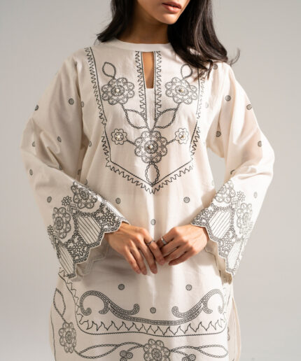 Off White Boxy Shirt Suit - View 2