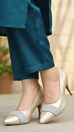 Golden Women Court Shoes WN7492 - View 1